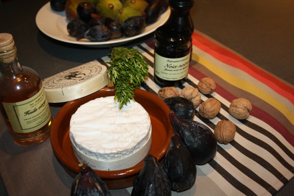 Camembert rôti aux figues et noix noires du Périgord