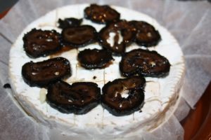 Camembert rôti aux figues et noix noires du Périgord 4
