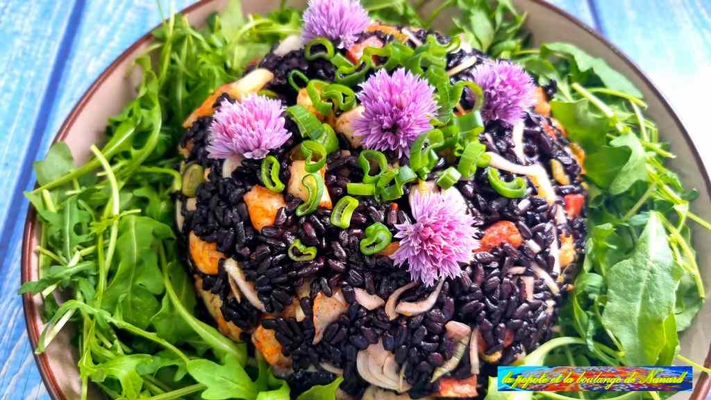 Salade de riz noir terre mer :